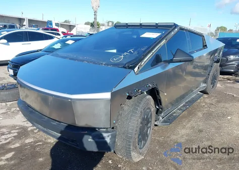 2024 Tesla Cybertruck All-Wheel Drive z USA, uszkodzony, nr VIN 7G2CEHED9RA008583